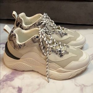 Steve Madden chunky white sneakers sz 8.5